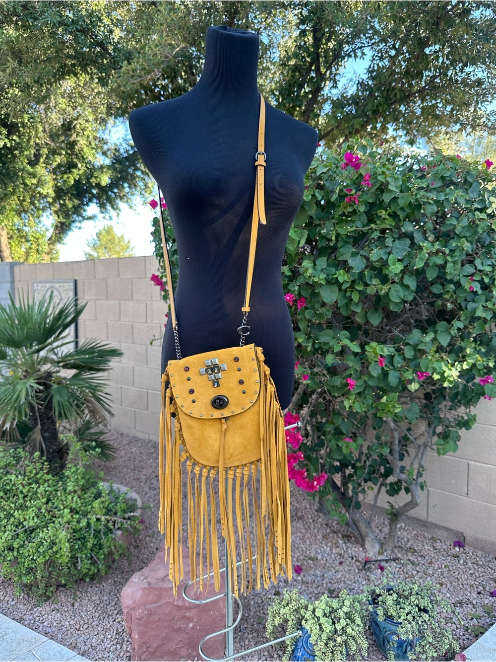 Gorgeous mustard fringe 1941 coach purse - Picture 7 of 11